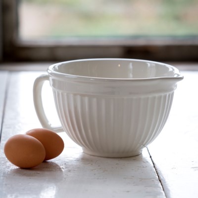 https://designassociates.net/wp-content/uploads/2018/07/Ribbed-Creamware-Batter-Bowl-small_27.jpg